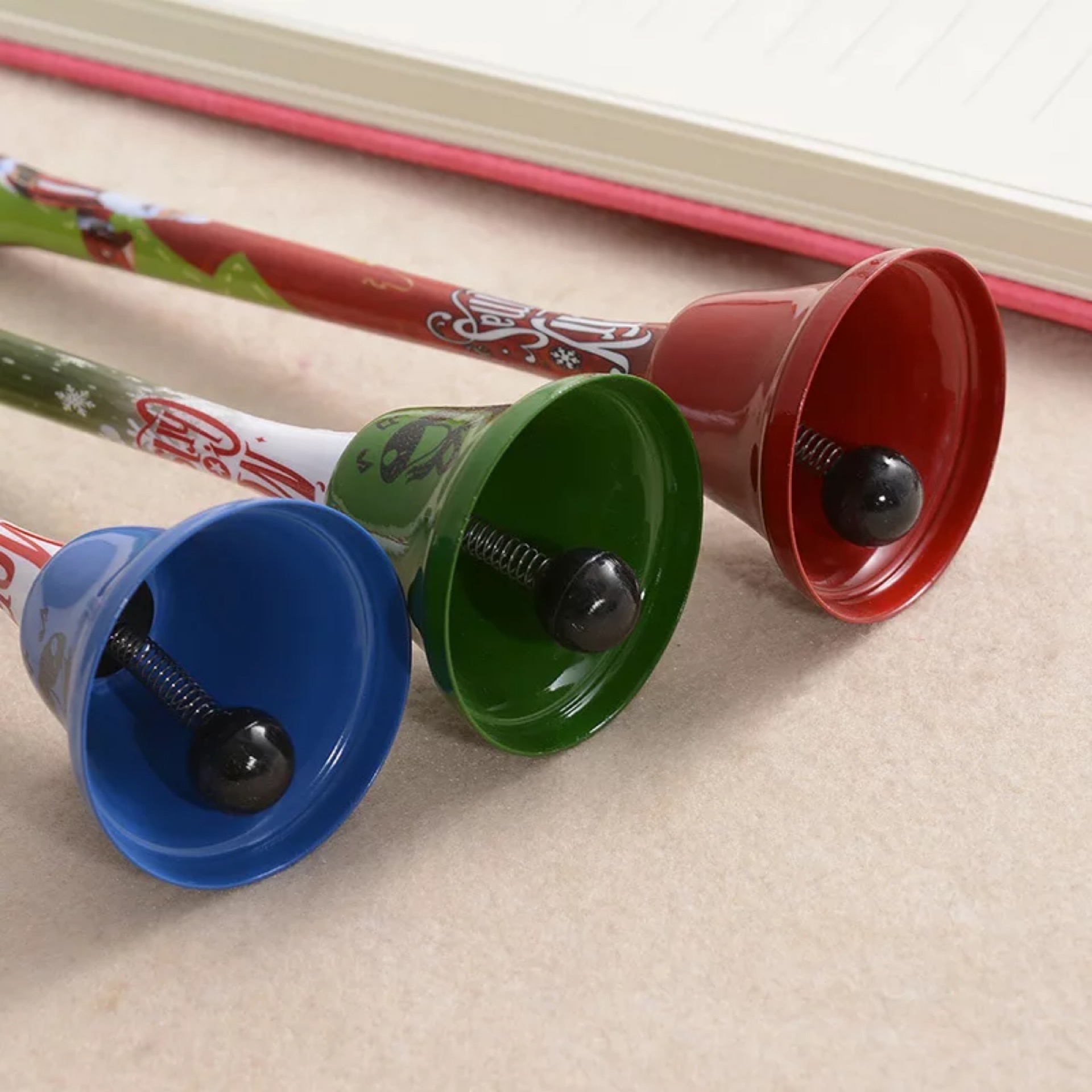 多色创意ABS塑料圣诞节摇铃铃铛笔许愿祈福有趣游戏礼品产品图