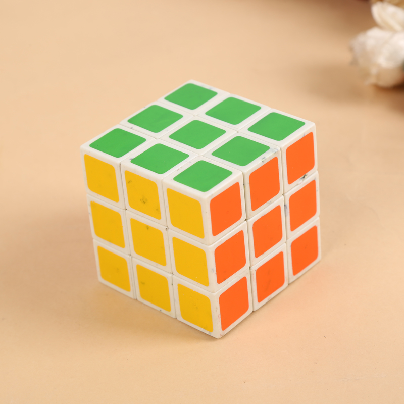 A high-quality, eco-friendly children's educational toy, a 3x3 intelligence Rubik's Cube Application Scenario