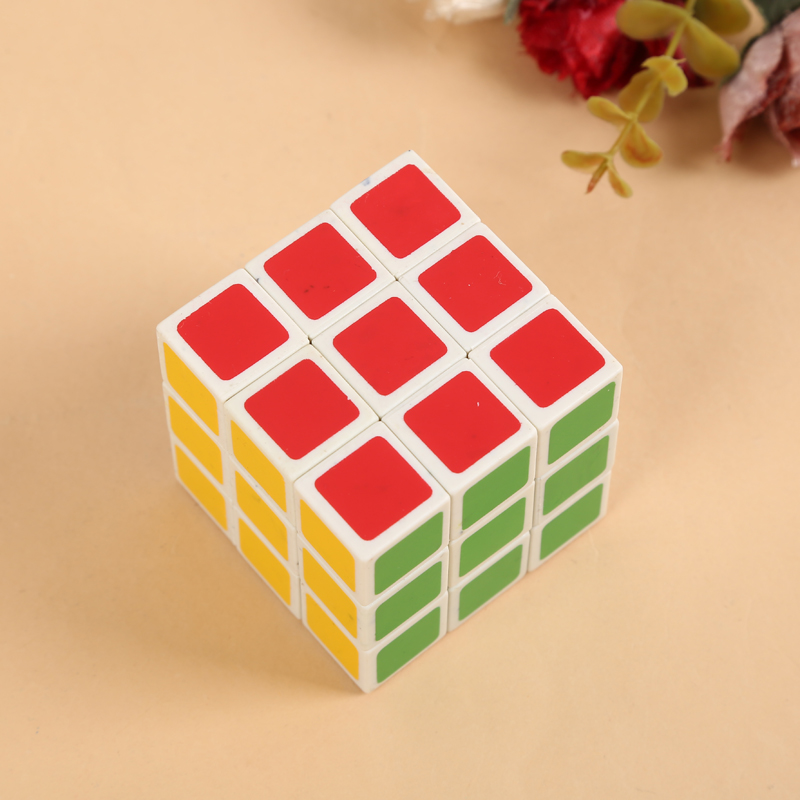 A high-quality, eco-friendly children's educational toy, a 3x3 intelligence Rubik's Cube Specification image