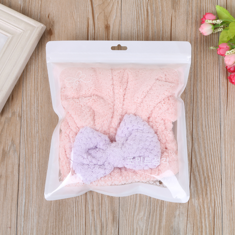 Factory direct sales of fashionable pineapple-patterned dry hair caps, absorbent headscarves, soft long hair shower caps, thickened dry hair towels Application Scenario