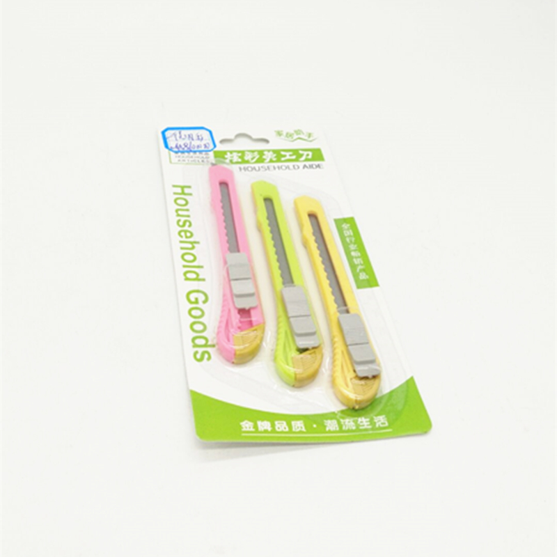 Three colored utility knives, mini colored utility knives, wallpaper knives and letter opening knives details Picture