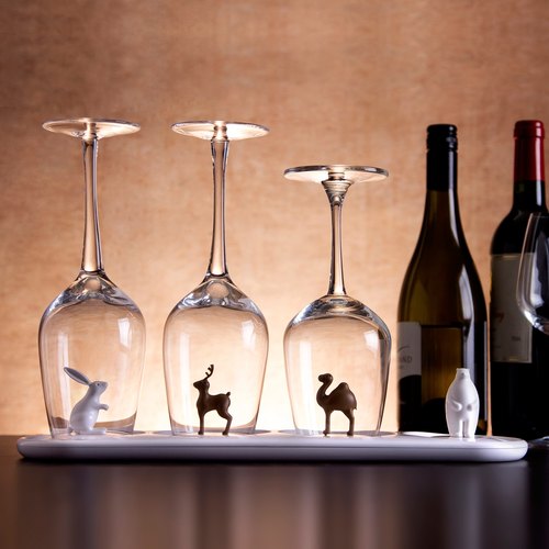 The design of the glass cup shelf, cute tray, red wine glass rack and draining rack details Picture