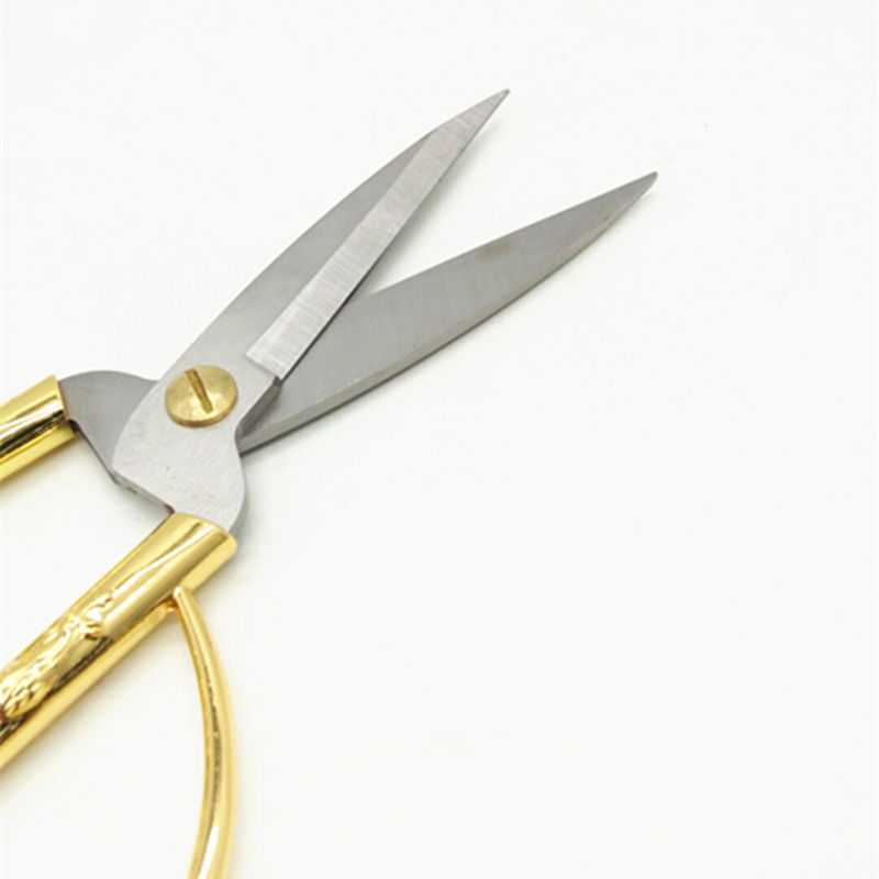 No. 1 Dragon and Phoenix Golden Scissors Stainless Steel Alloy Household Scissors Wedding supplies Creative Decorative Golden Scissors Application Scenario