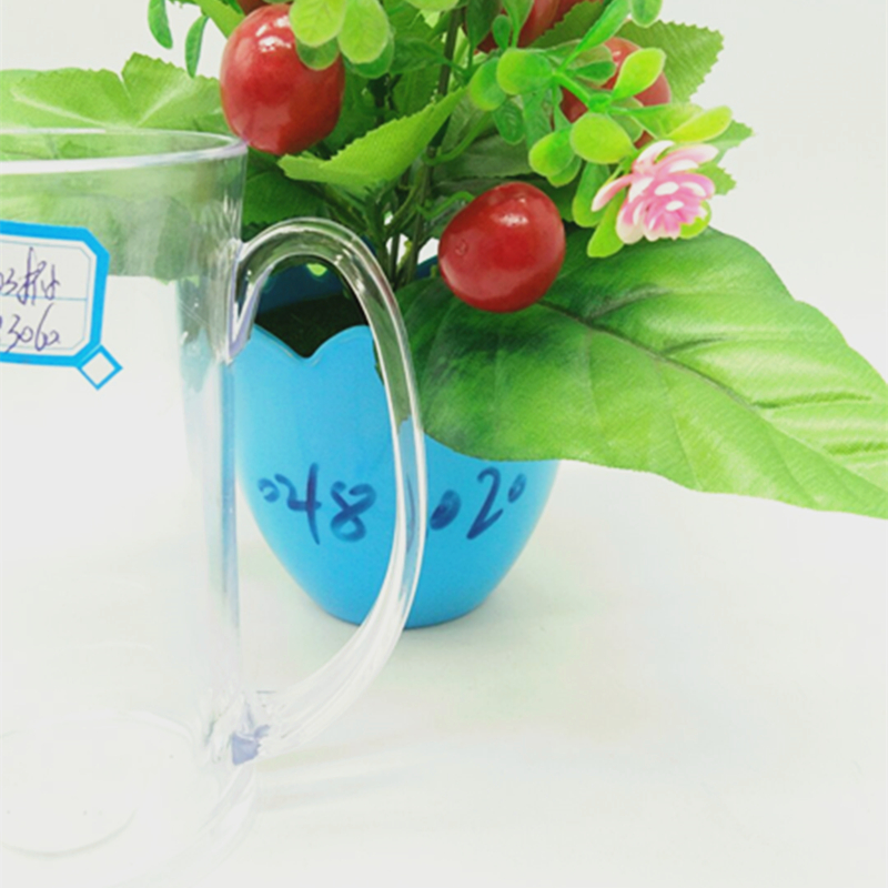 303 Creative transparent Plastic cups, water cups, tea brewing cups with handles, beer mugs Application Scenario