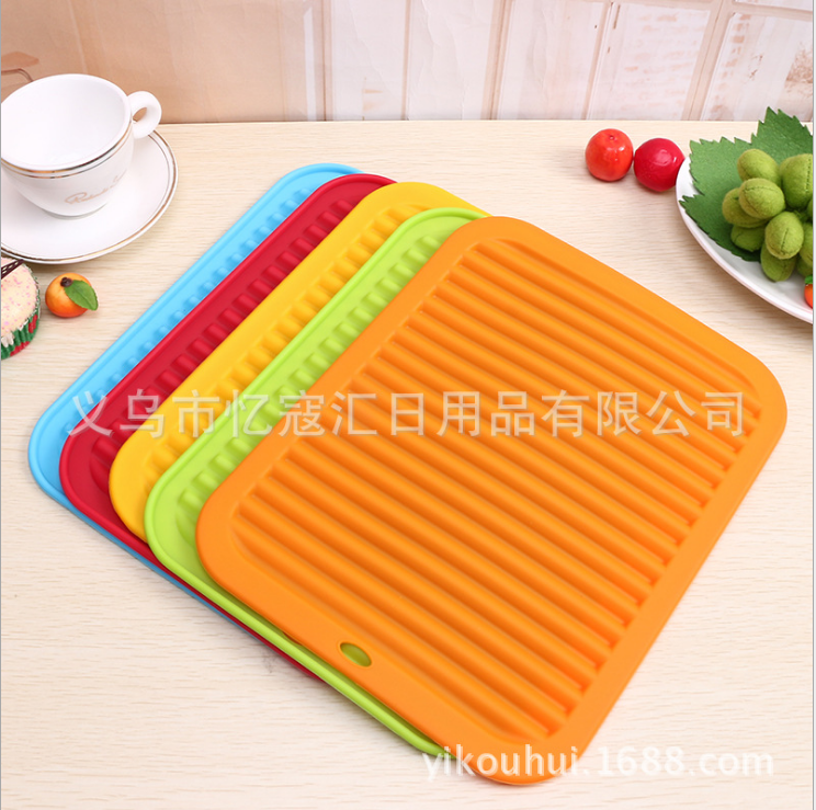 硅胶隔热餐垫 新款硅胶厨房用品漏水垫厂家创意硅胶防滑垫批发