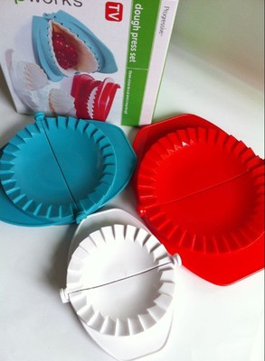Manual dumpling wrapper