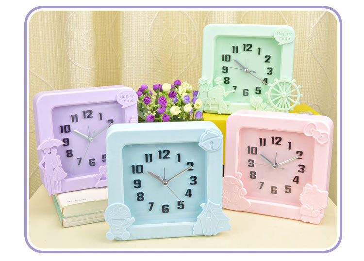 新款时尚卡通时钟创意学生床头闹钟时尚厂家直销