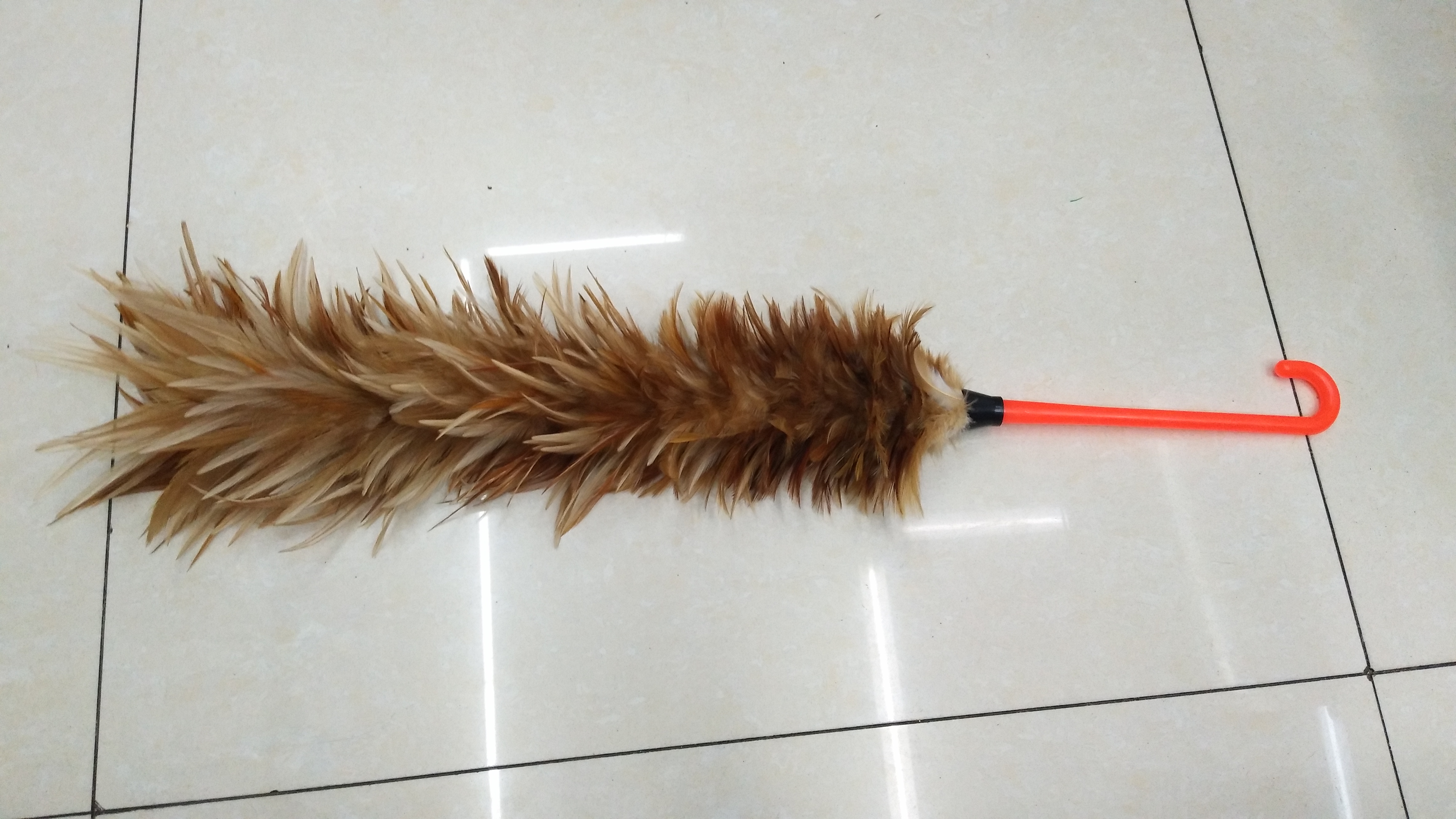 厂家直销 大红弯钩尖毛 大号 鸡毛掸 除尘掸图