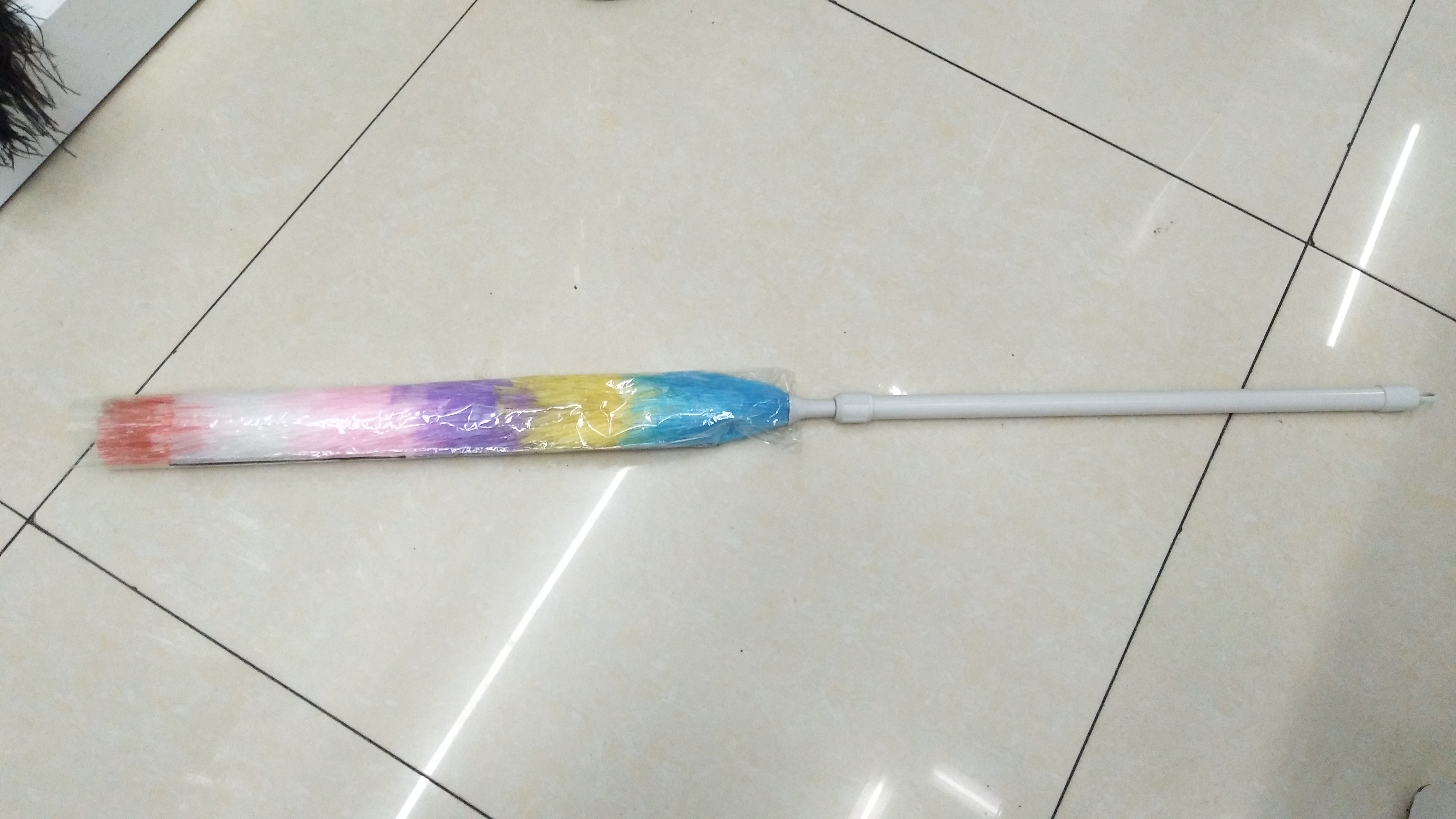 Manufacturer Direct Sales 40G Long Pole White Plastic Hair Duster Dust Duster Can Be Washed