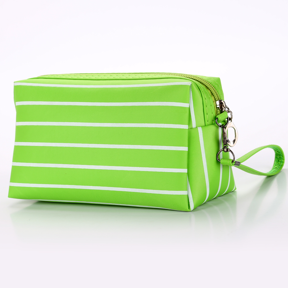 LOVE ME Makeup Bag, Korean version striped heart-shaped Prince Bag, makeup bag, toiletry bag, clutch bag Specification image