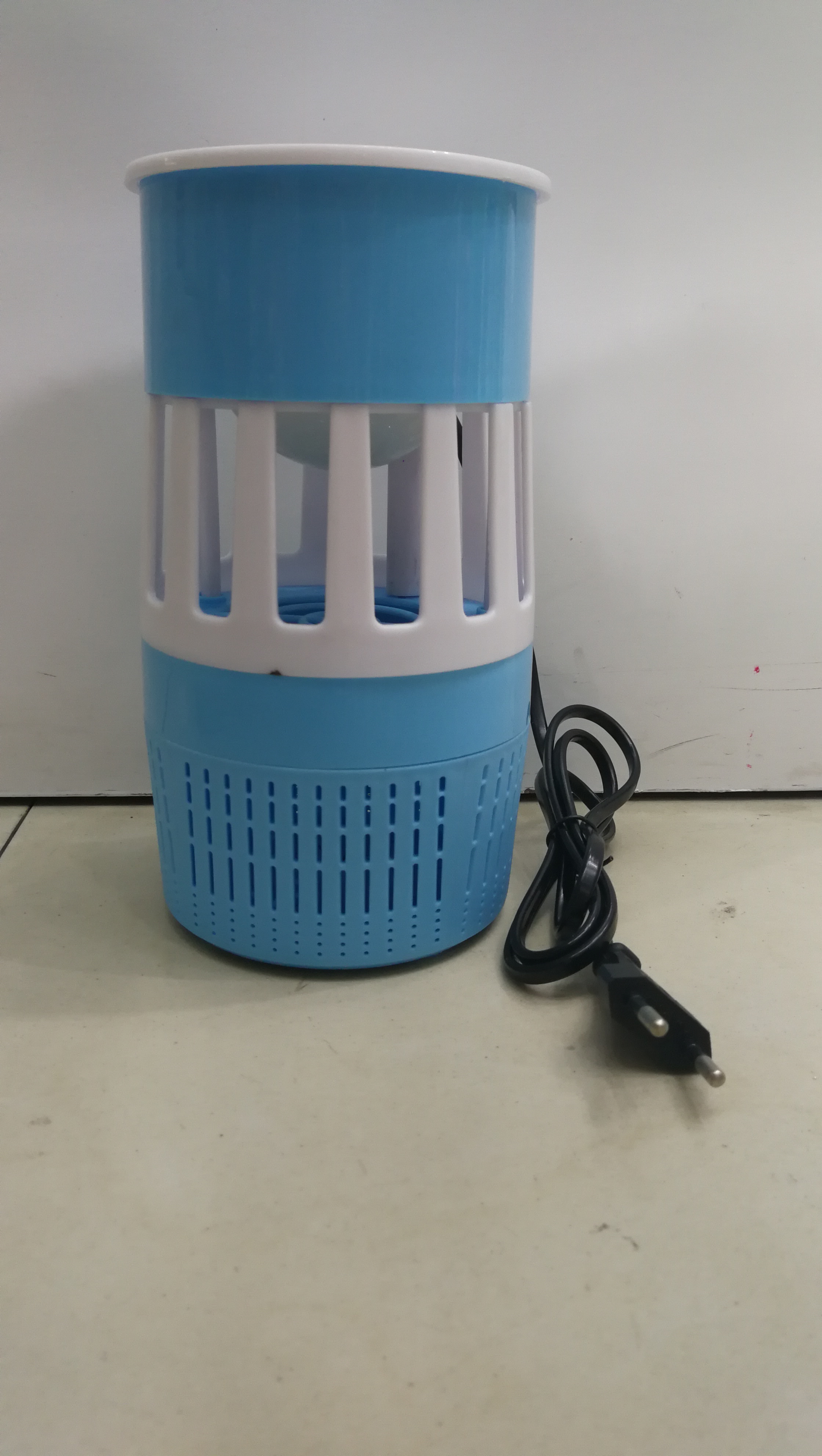 poweful mosquito-killing lamp with smiling face suction is a product for mothers and babies