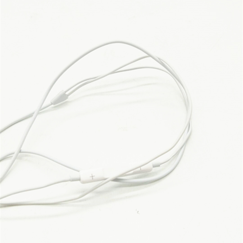 Boxed in-ear original headphones, fruit headphones, bass in-ear headphones for mobile phones, flat-head headphones Application Scenario
