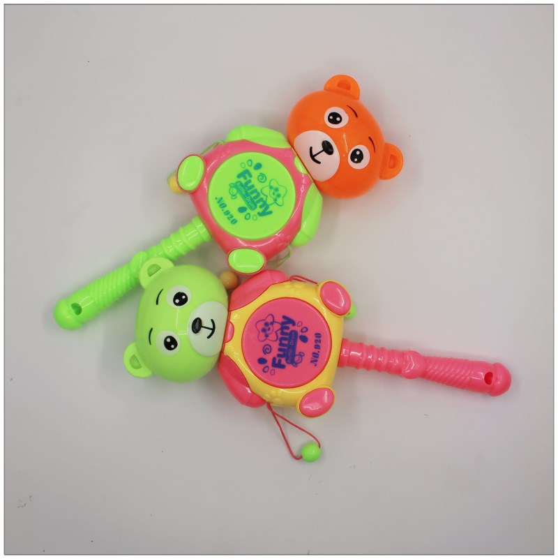 Baby toys and hand-cranked bells for infants aged 6 to 12 months are selling well at street stalls Specification image