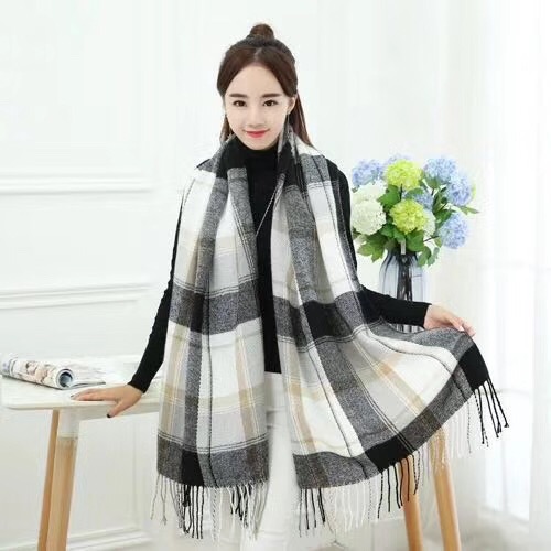 Soft, delicate and comfortable checked long towel for both men and women thumbnail