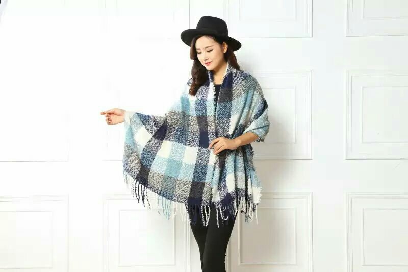 Soft and comfortable checked long towel for both men and women