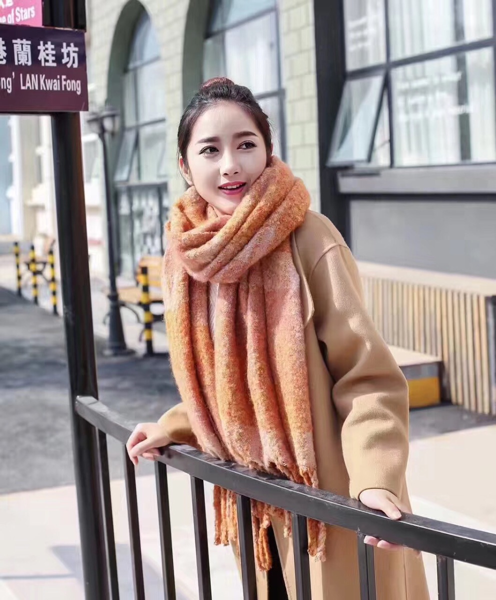 The 2017 Korean version of the European and American style fashion warm loop yarn woollen scarf thumbnail