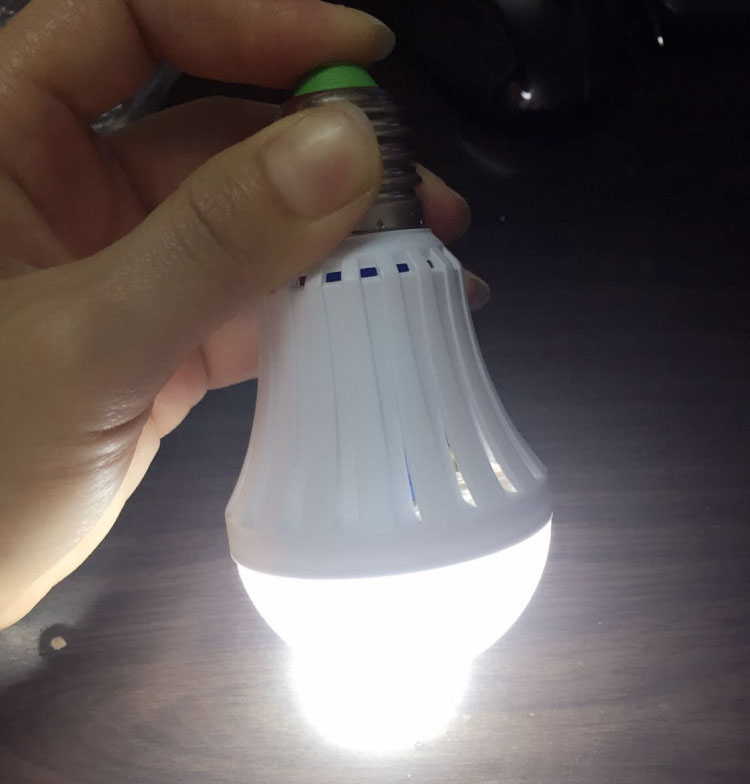 7W LED应急球泡 LED塑料球泡 节能灯 停电应急灯