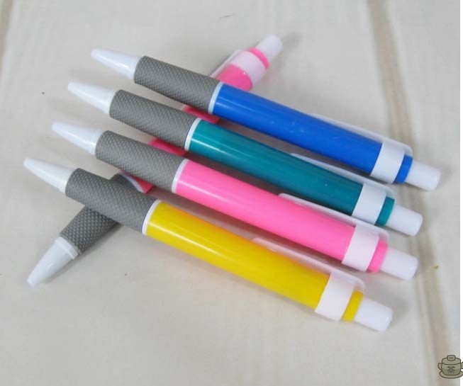 520 Special ballpoint pen for exam writing, signature pen, study pen and office pen Application Scenario