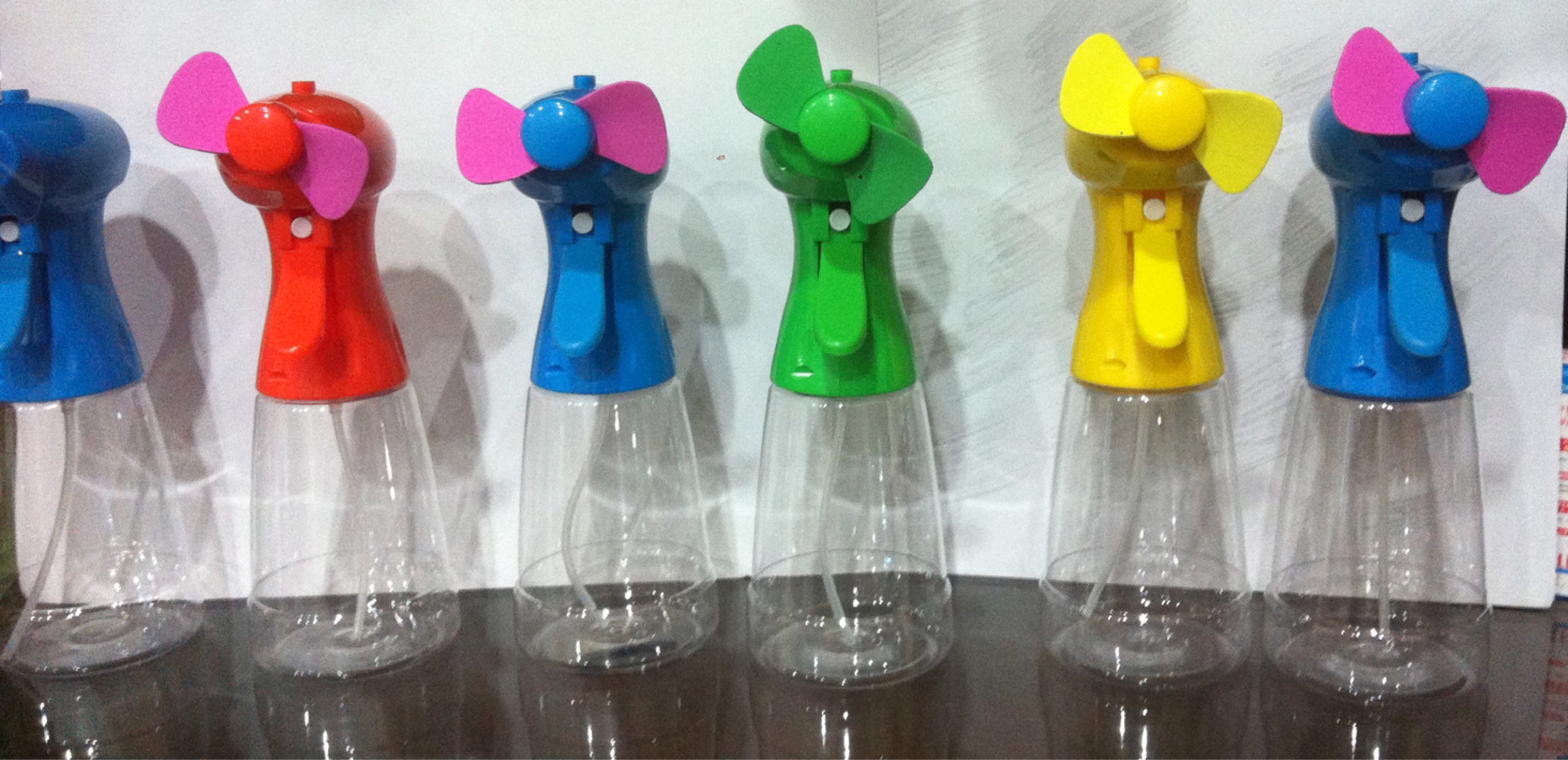 Spray fans, water spray fans, charging small fans, handheld USB fans, factory direct sales Specification image