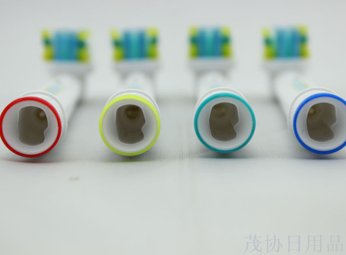 Electric toothbrush heads are universal details Picture