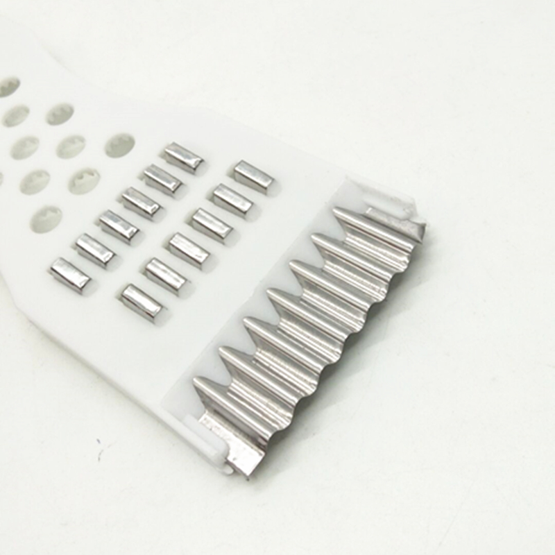 Bagged dual-purpose vegetable cutter, multi-functional kitchen vegetable cutter, fruit knife, loofah slicer and grater Application Scenario