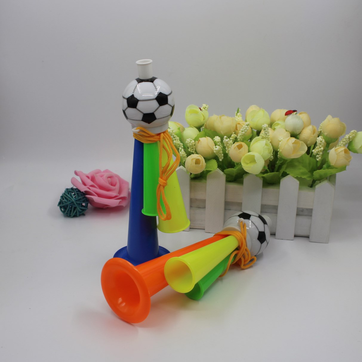 球赛助威玩具 足球喇叭演唱会喇叭 球迷喇叭运动会喇叭 地摊图