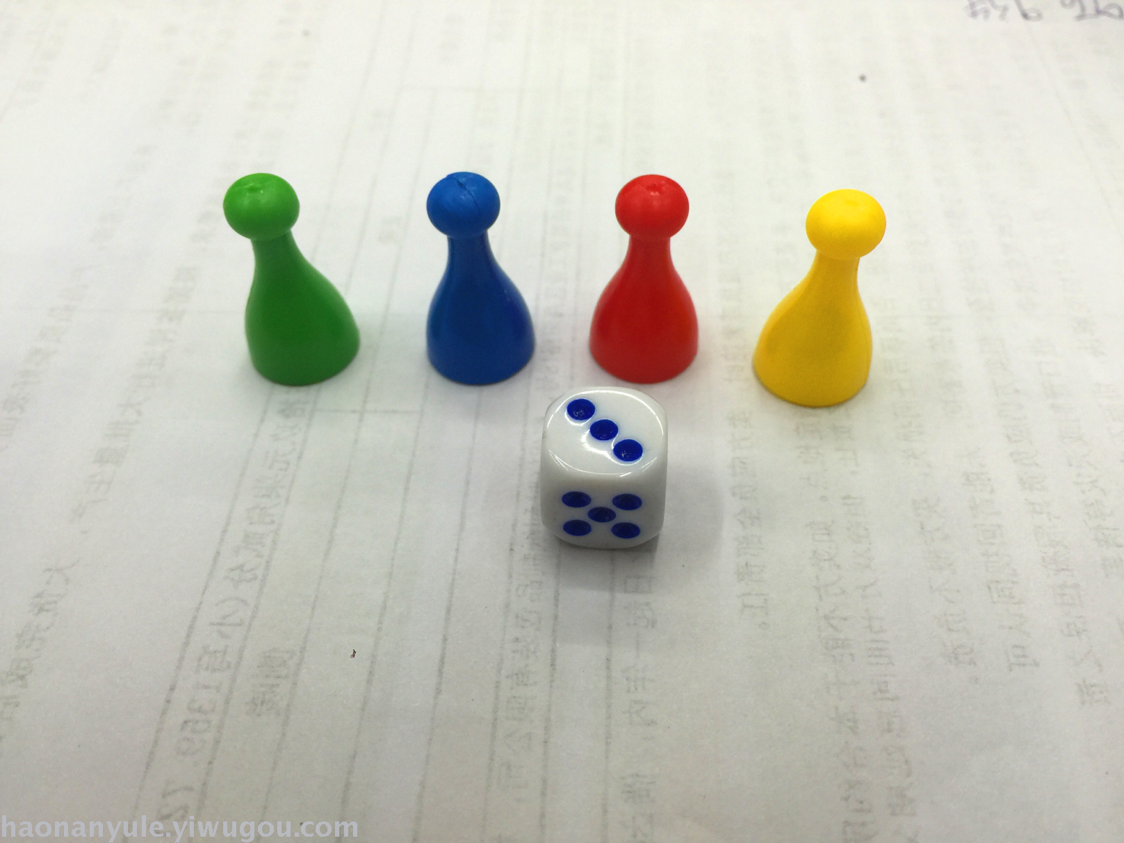 专业骰子棋子 跳棋 游戏棋子 飞行棋人形棋子 大富翁棋子
