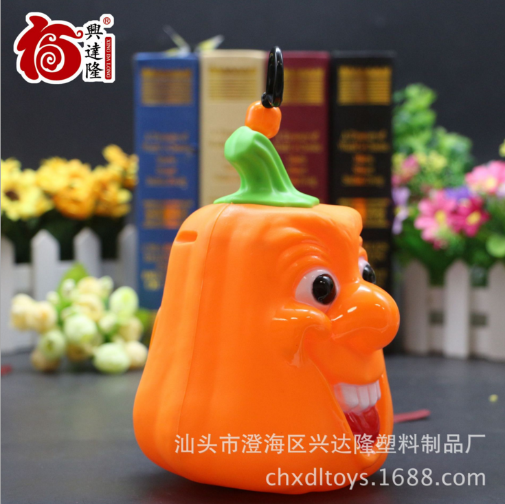A new and popular Halloween product - the big-eyed witch pumpkin lantern with a novel expression details Picture