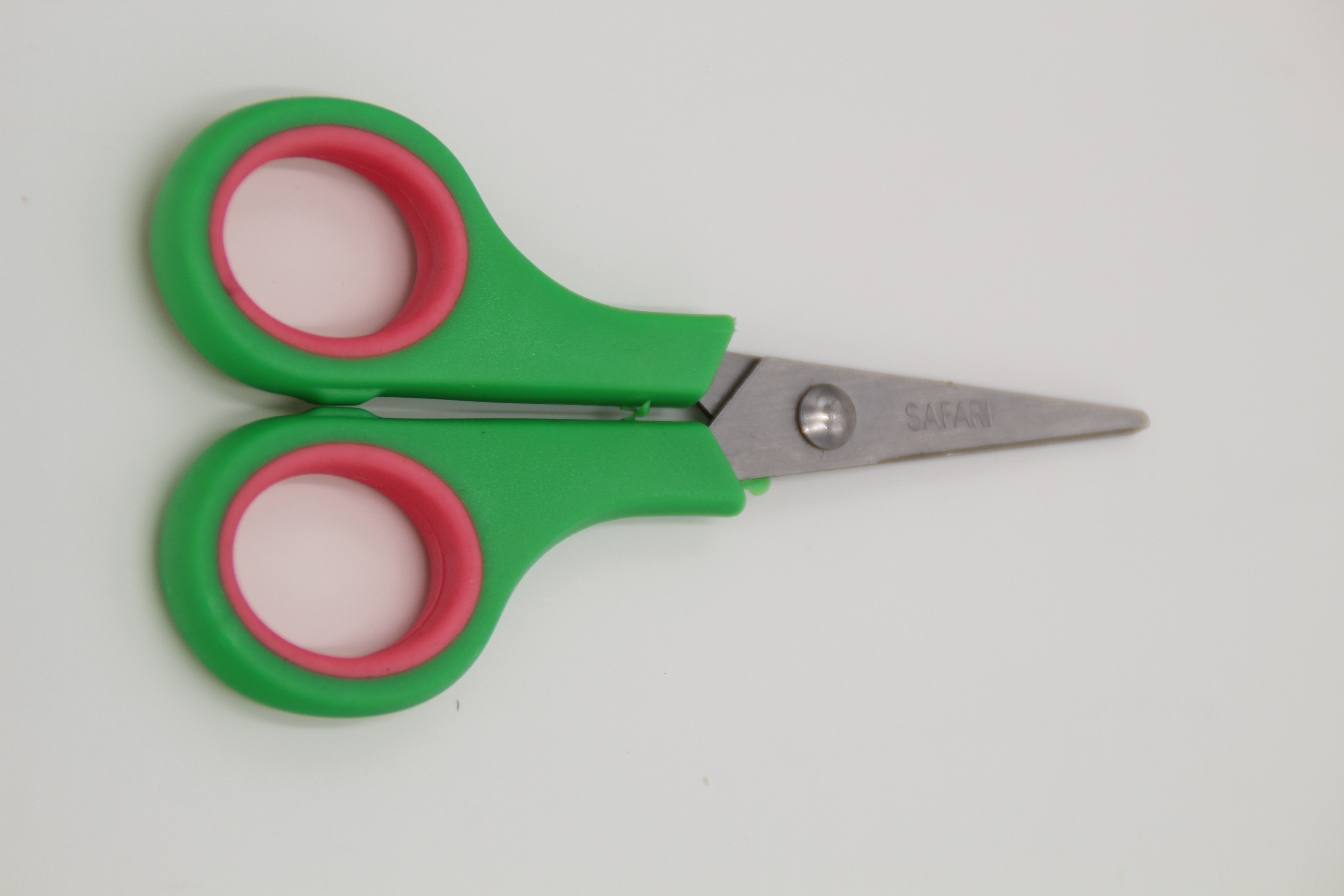 Office and study scissors, office scissors, student scissors, five-inch scissors, student scissors Application Scenario