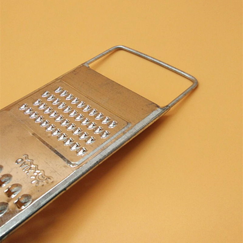 تقطيع شرائح البطاطس المهروسة بواسطة مقطع حديدي Specification image
