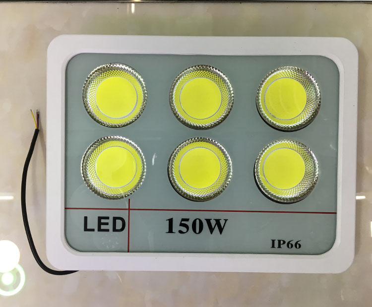 150W 新款LED投光灯 户外照明投光灯 白色爆款详情图1