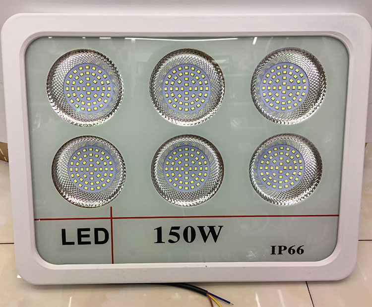 150W 新款LED投光灯 户外照明投光灯 白色爆款详情图1