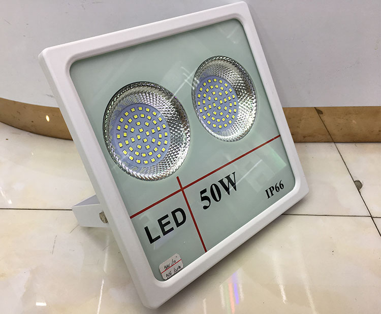 The new 50W LED floodlight is a bestseller in white for outdoor lighting Application Scenario