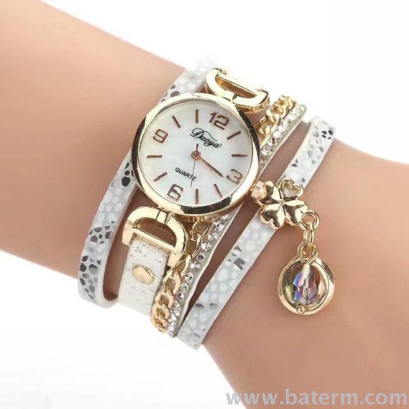 Aliexpress's best-selling fashionable printed four-leaf clover crystal pendant bracelet watch for girls and students details Picture