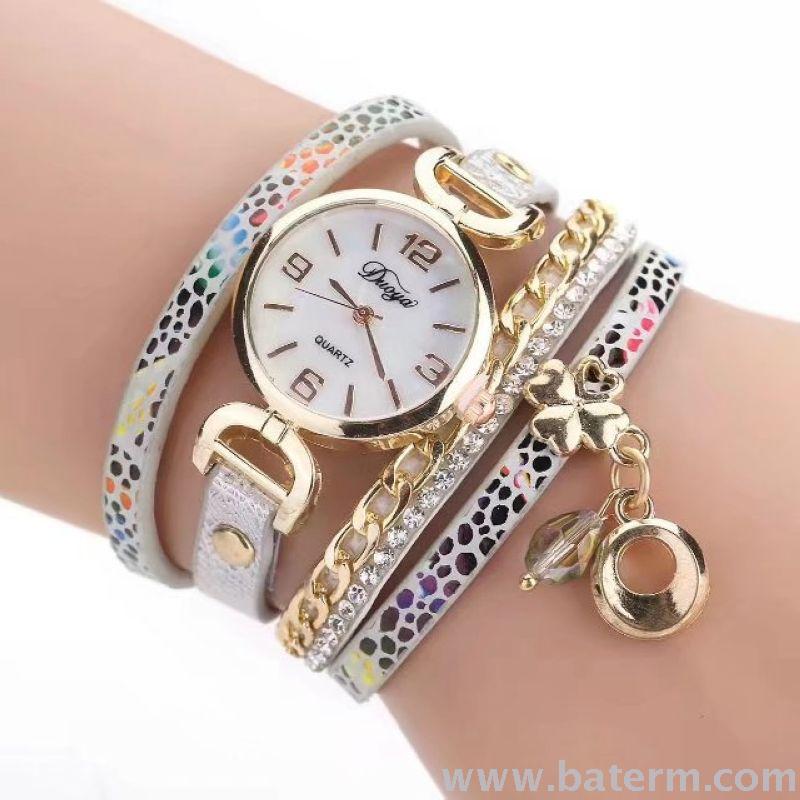 Aliexpress's best-selling fashionable printed four-leaf clover crystal pendant bracelet watch for girls and students