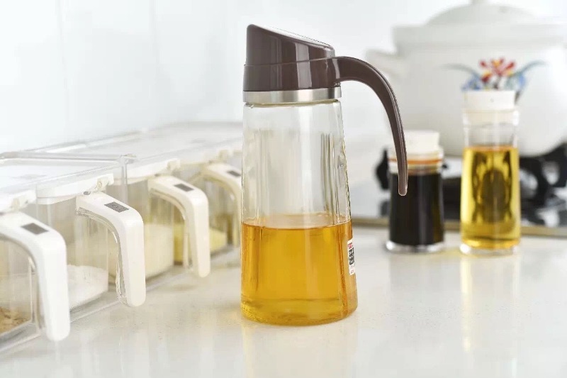 Japanese kitchen household leak-proof glass oil pot, large-capacity oil bottle, seasoning bottle, automatic flip lid vinegar pot, soy sauce jar