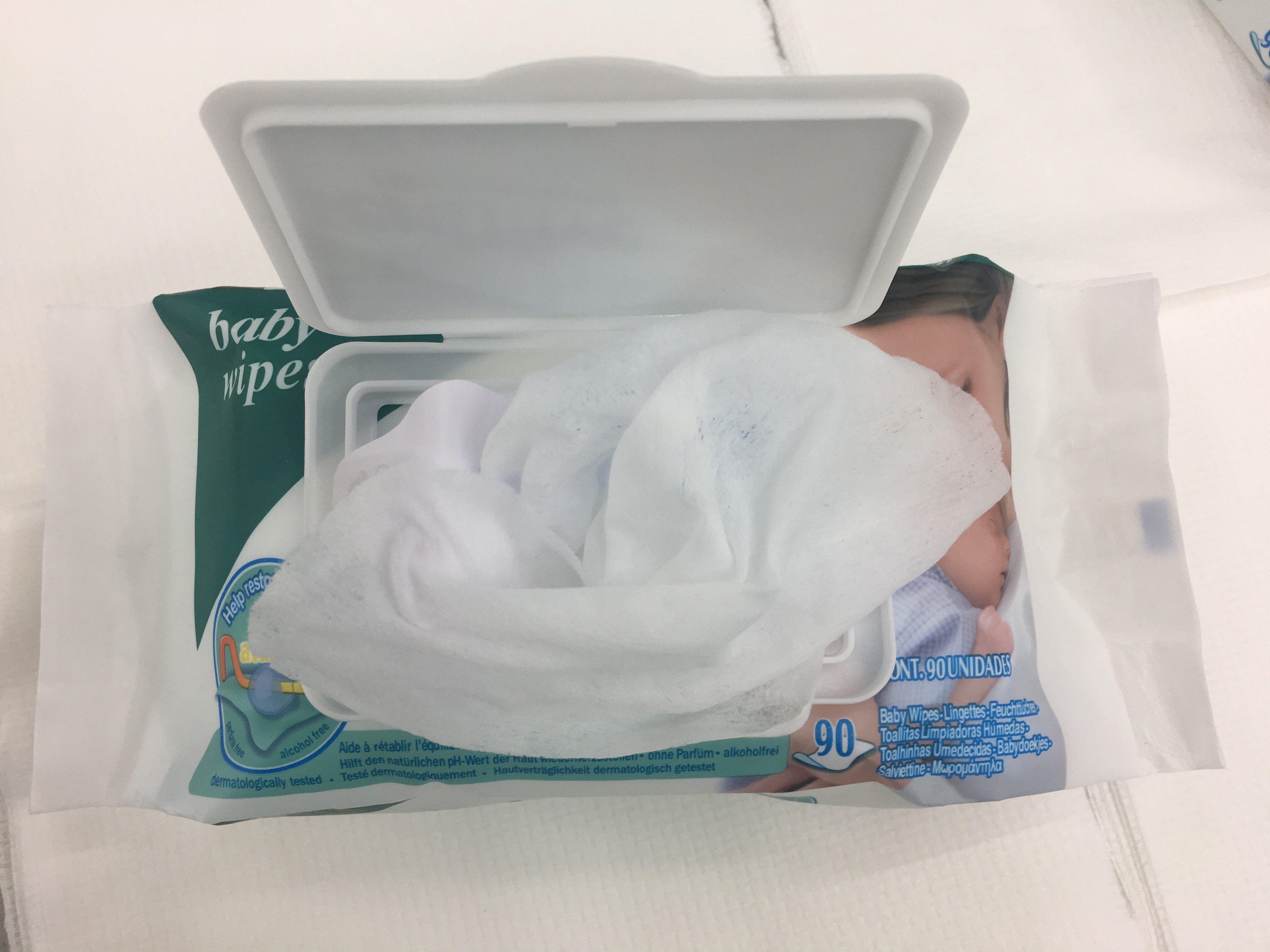 Baby hand and mouth wet wipes, washing and wiping three-in-one care set, soft and comfortable to protect the gentle skin of infants Specification image