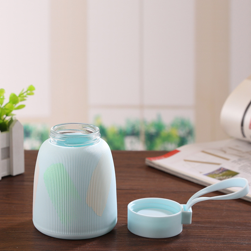 Cute anti-scald plastic shell glass cups, promotional gift cups, glass cups, plastic glass cups, ceramic cups, insulated cups Application Scenario