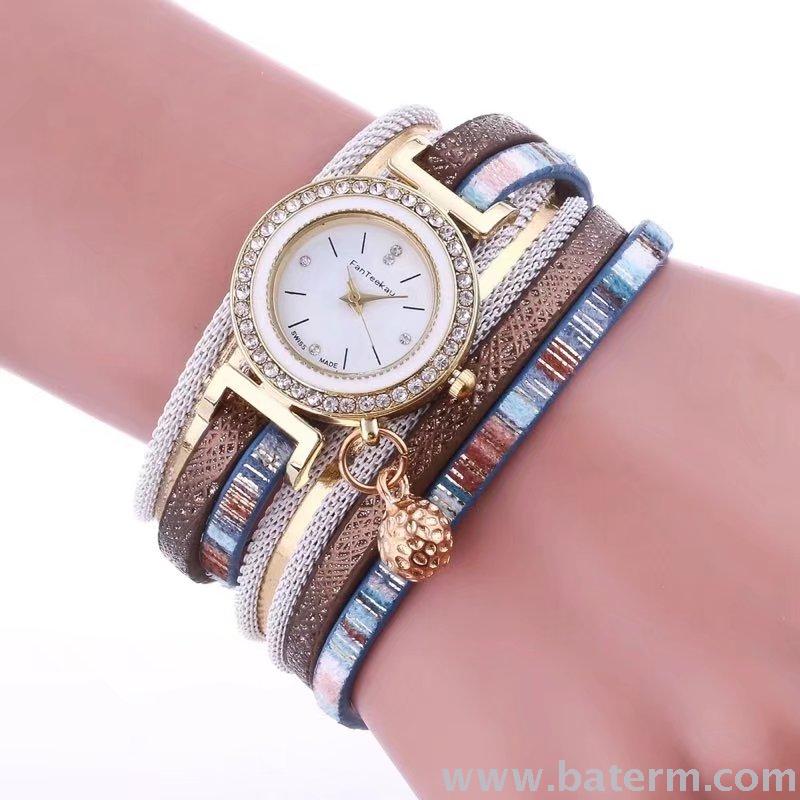 速卖通爆款时尚彩色链条小球挂坠缠绕两圈女士手链手表产品图