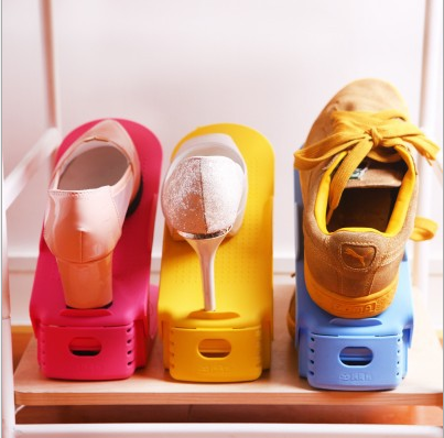 Simple, colorful, multi-functional, creative, retractable double-layer shoe rack and plastic storage rack Application Scenario
