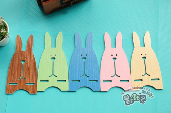 T S-F15 Cute Wooden DIY mobile phone Stand, creative bedside mobile phone stand details Picture