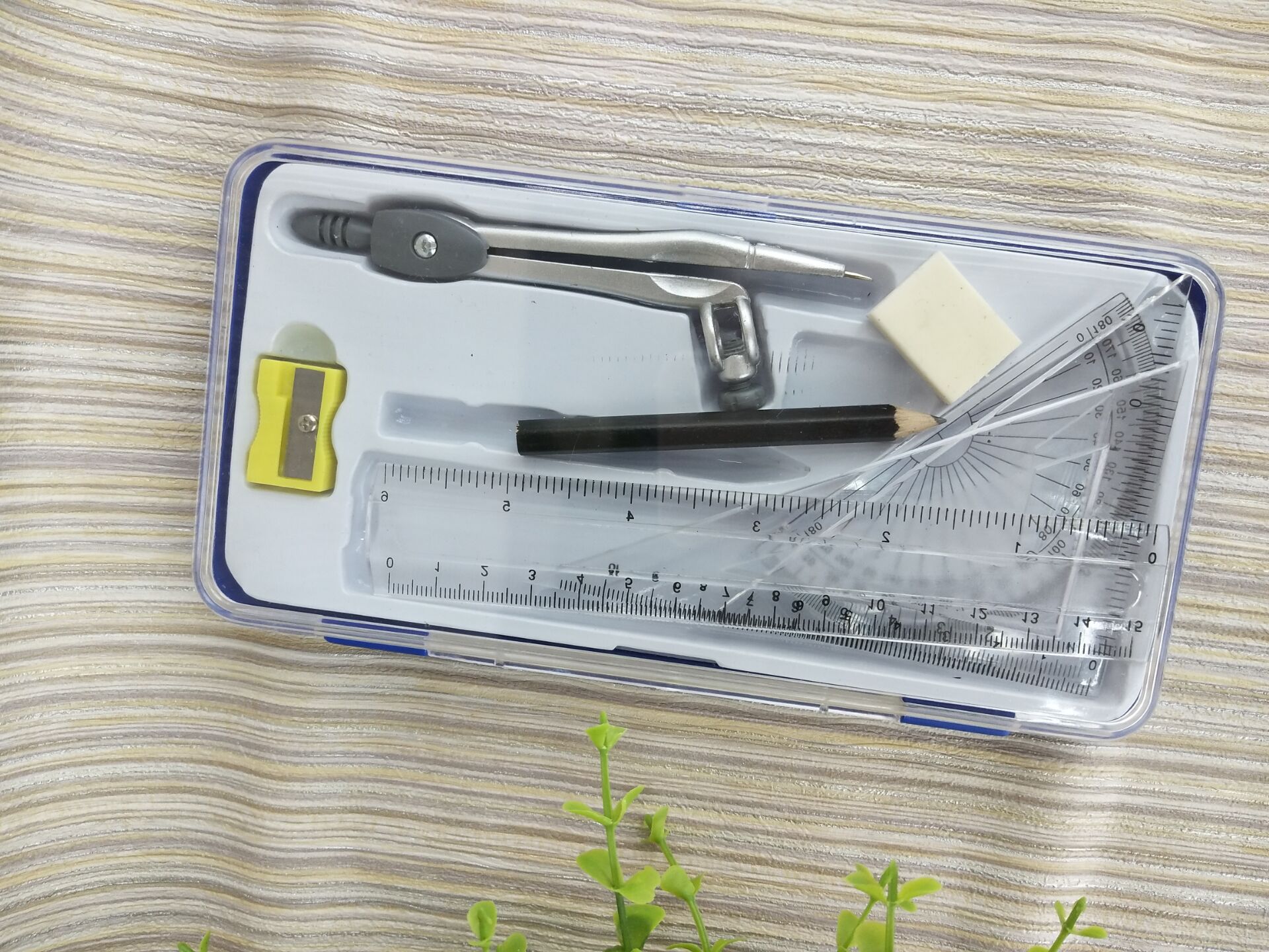 Plastic metal compass set