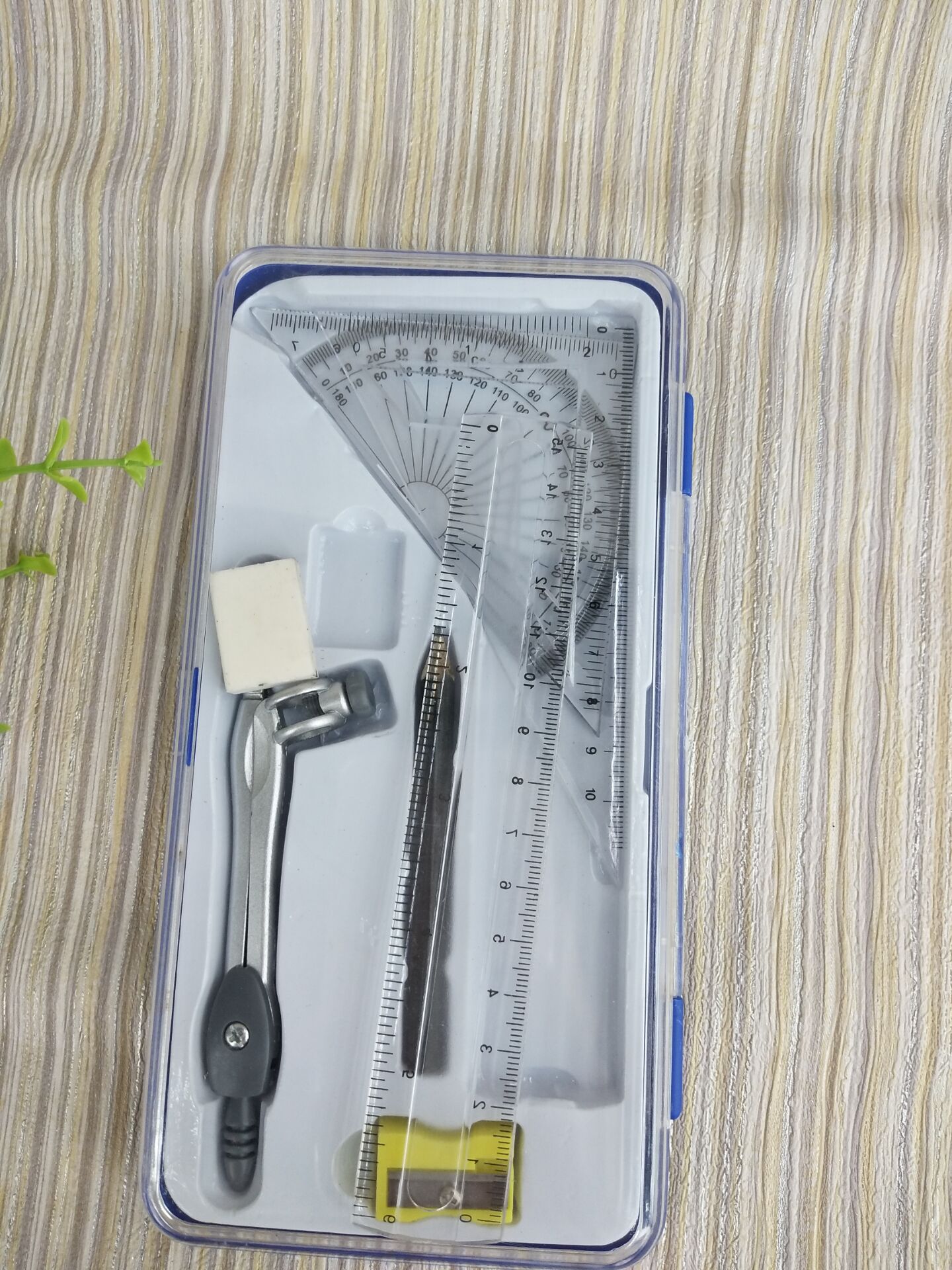 Plastic, metal compasses set