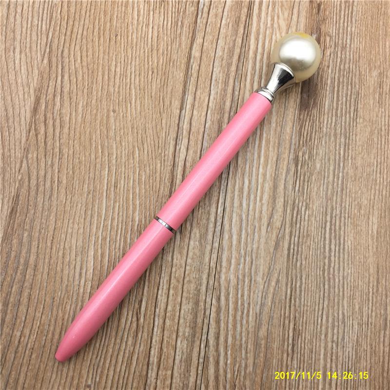 New style ballpoint pen, cute stationery, rotating metal pen gift, white pearl ballpoint pen Application Scenario