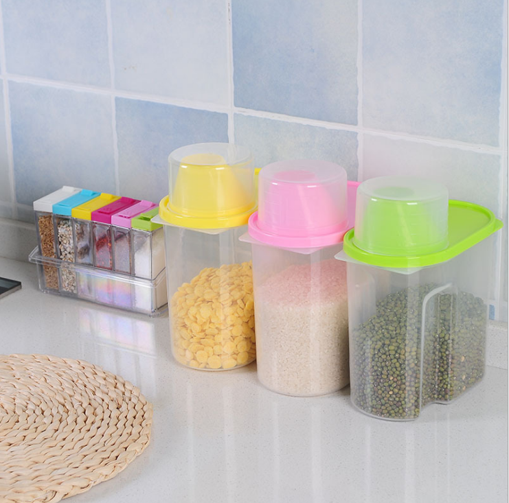 Covered sealed grain storage tanks, easy-to-tip dry goods kitchen storage buckets, and fresh-keeping boxes