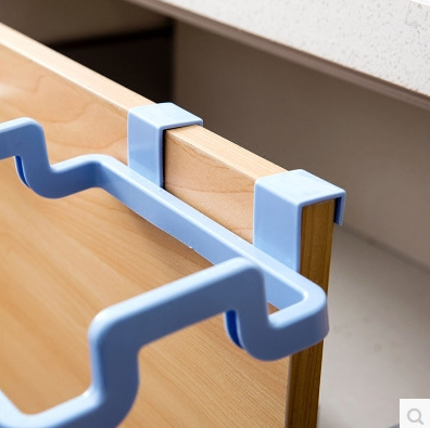 创意塑料门背式垃圾袋架子 多功能厨房橱柜门后抹布挂架收纳挂钩细节图