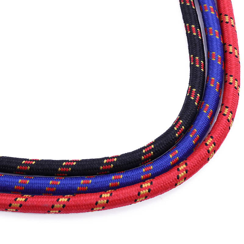 Factory direct sales of pet supplies: Pet 1.2 fine texture large P buckle leash Application Scenario