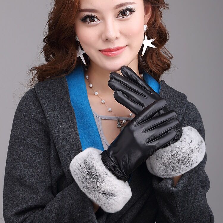 Thick and fleece genuine leather gloves for women in autumn and winter, with a warm touch screen and sheepskin