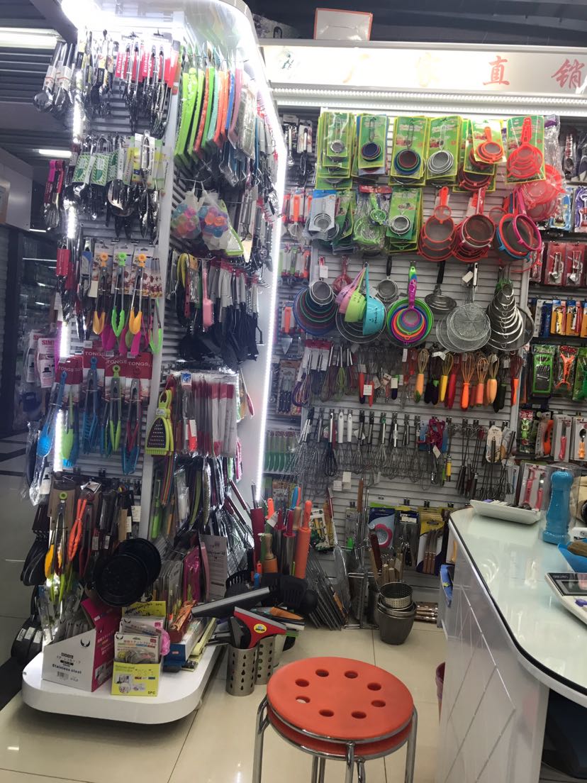 Kitchenware: four-sided planers, cake molds, pot pads, plastic products, etc Application Scenario