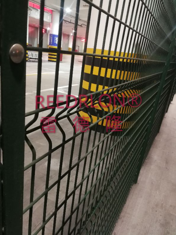 Red RON REEDRLON Airport guardrail green Y row post wire purse Seine